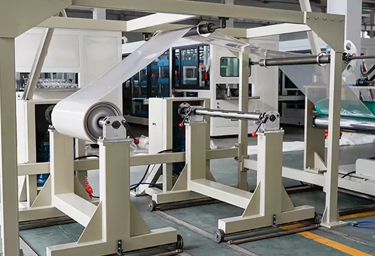 La partie d'enroulement &agrave; double station adopte une commutation de type chariot, un rouleau d'enroulement avec arbre &agrave; gaz, un d&eacute;montage facile, un rendement &eacute;lev&eacute;, une faible intensit&eacute; de travail.